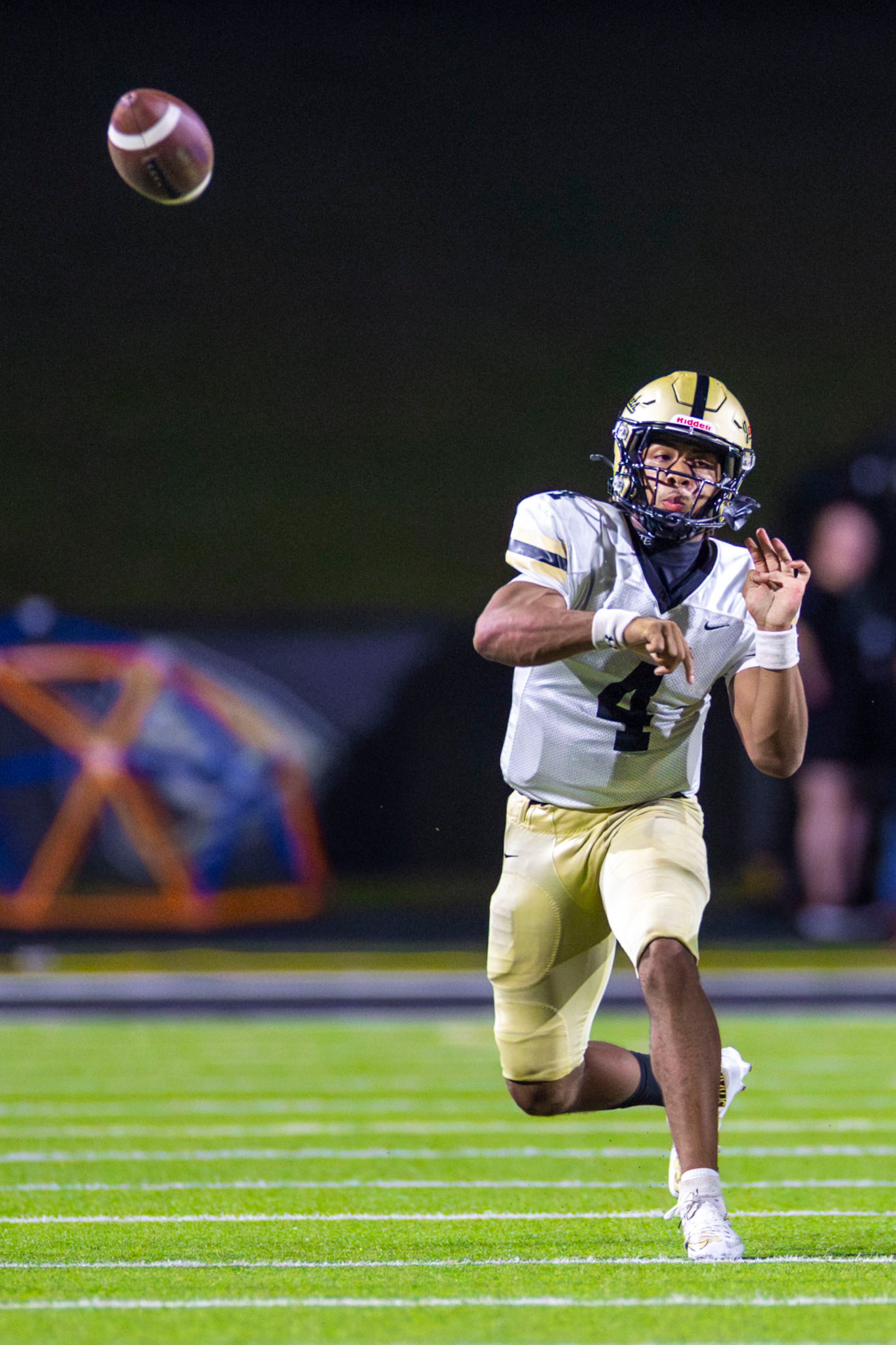 Sprayberry wide receiver Jaden Duckett (#4) makes a pass during the first half against Sequoyah at Skip Pope Stadium in Canton, GA on Friday, Sept. 12th, 2025. (Oscar Guevara Saenz for the Atlanta Journal Constitution)