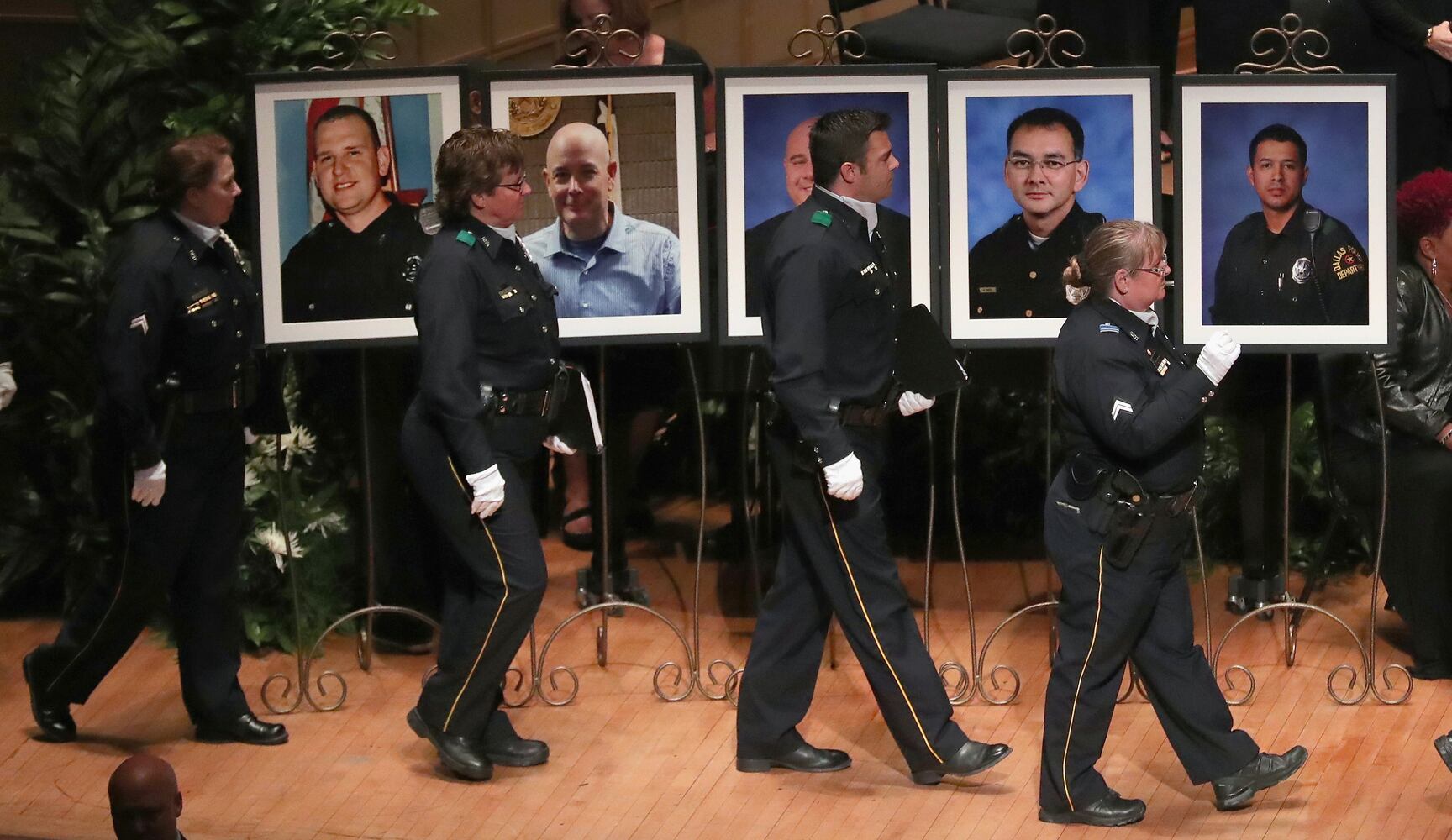 Memorial service for 5 officers killed in Dallas, 07.12.16
