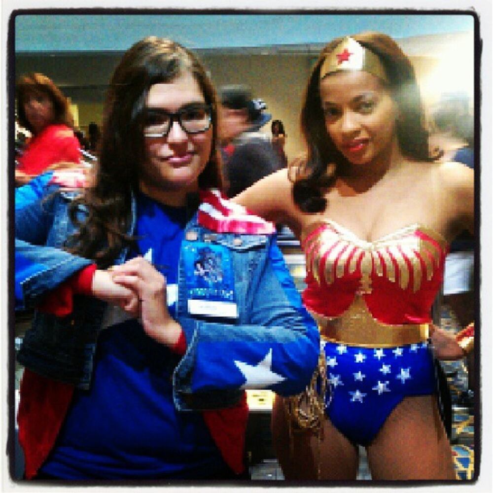 Miss America and an amazing Wondy. #DragonCon -- @dogunderwater