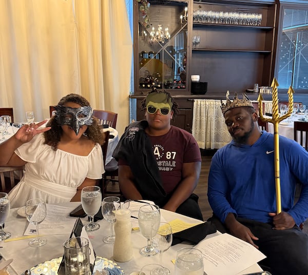 A common denominator for the Murder, Mystery, and Mayhem audiences at Petite Violette is an interest in a different kind of dinner out. A willingness to participate helps, too. (Randi Tucker)