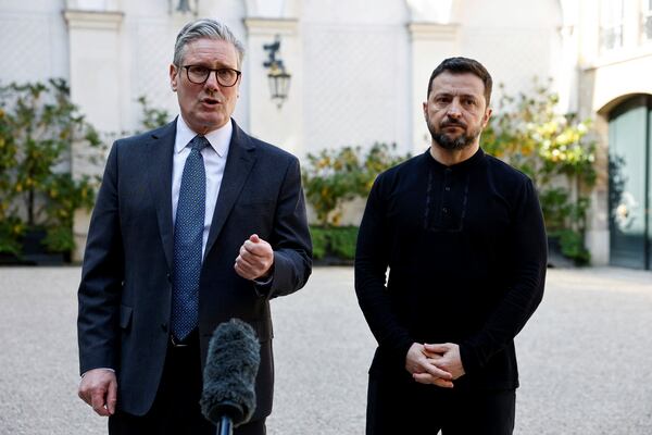 British Prime Minister Keir Starmer, left, and Ukraine's President Volodymyr Zelenskyy speak to the media at the UK Ambassador's Residence after a meeting with European leaders on strengthening support for Ukraine, in Paris, Thursday, March 27, 2025, on the sidelines of a summit for "coalition of the willing". (Stephanie Lecocq/Pool Photo via AP)