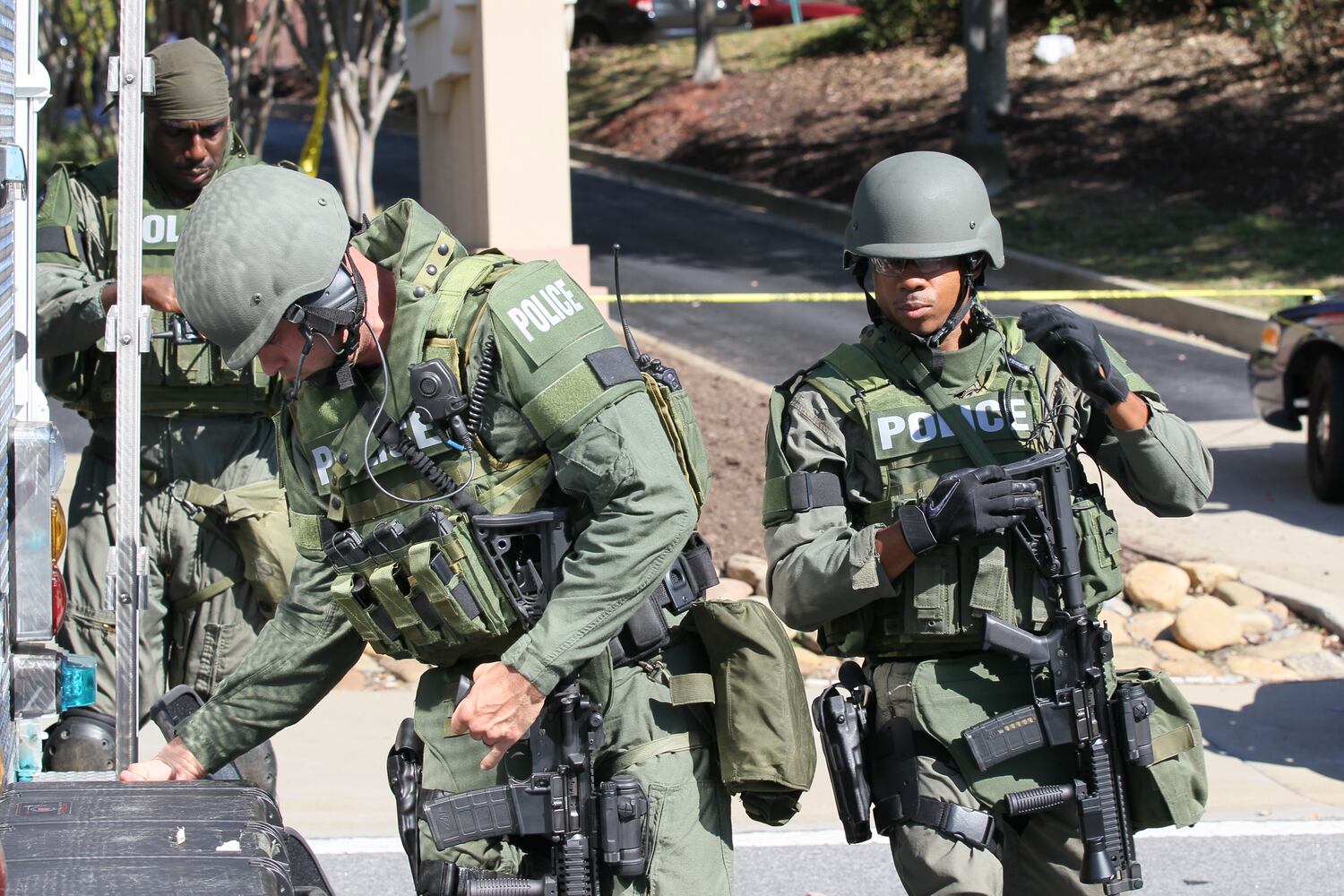 Burglary suspect surrenders at Buckhead hotel