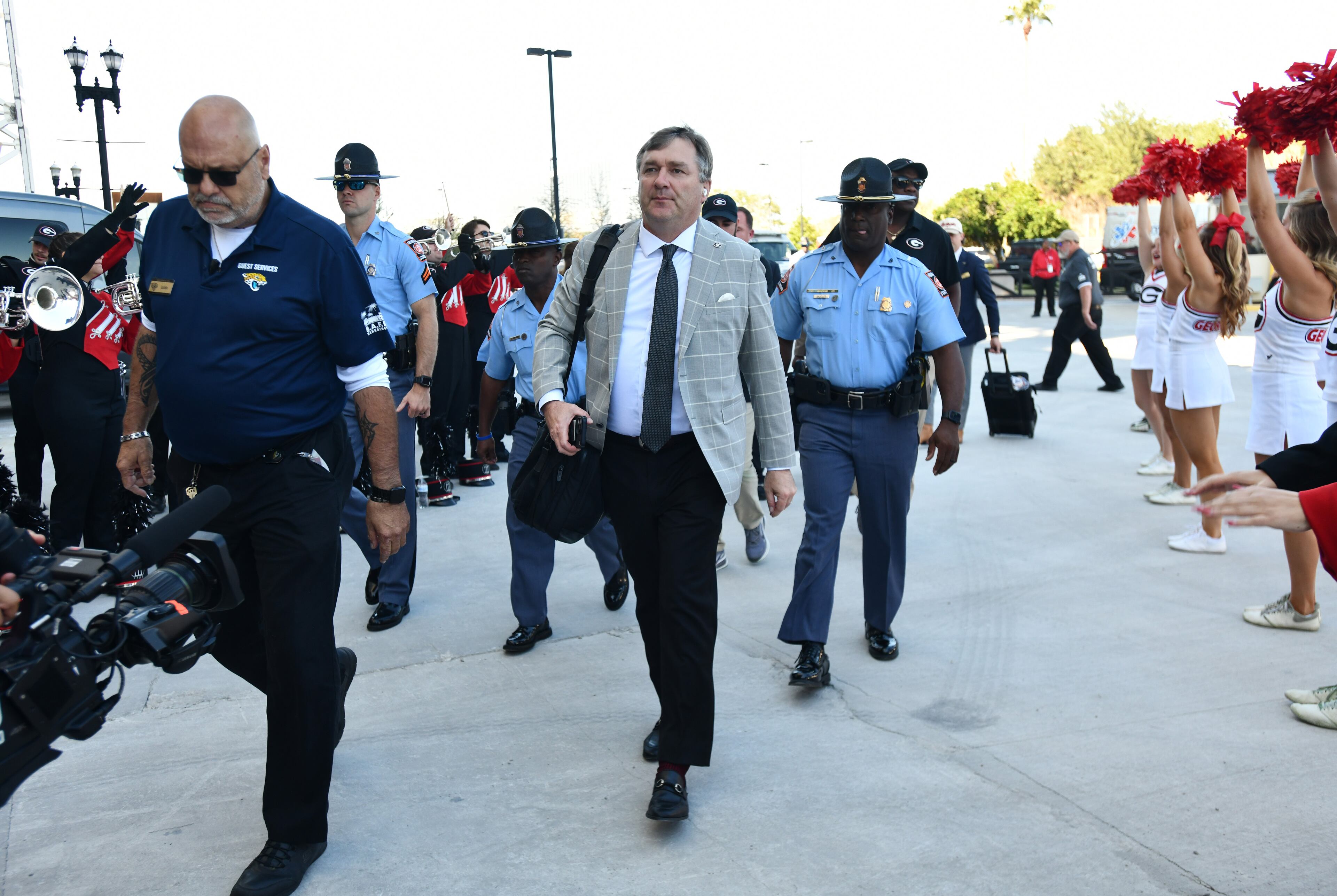 Georgia head coach Kirby Smart arrives with players and coaching staff prior to an NCAA football game between Georgia and Florida at EverBank Stadium, Saturday, November 1, 2025, Jacksonville, Fla. (Hyosub Shin / AJC)