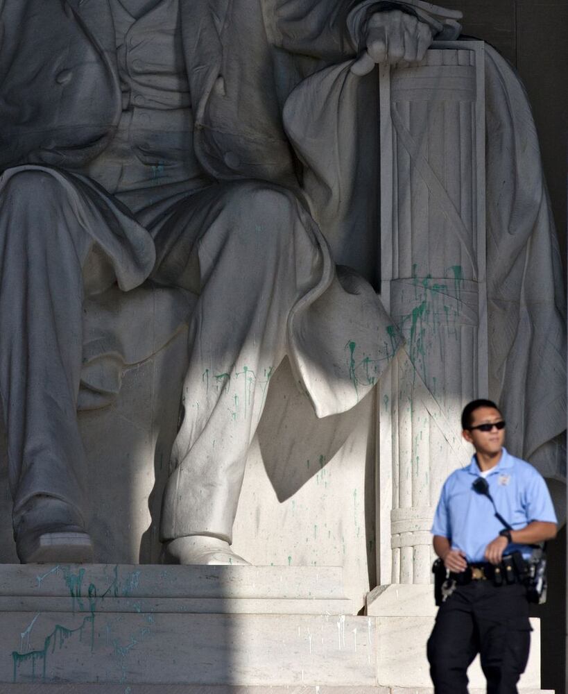 Lincoln Memorial vandalized