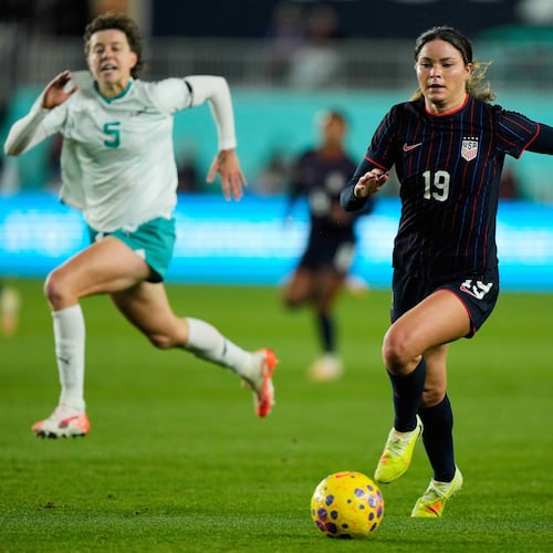 United States forward Emma Sears (19) advances the ball during the second half of a women's international friendly soccer match against New Zealand, Wednesday, Oct. 29, 2025, in Kansas City, Mo. (AP Photo/Charlie Riedel)