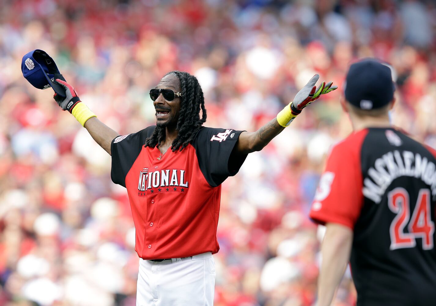 2015 All-Star Legends & Celebrity Softball game