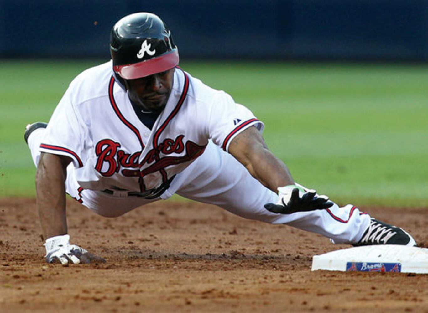 Braves snap 8-game losing streak