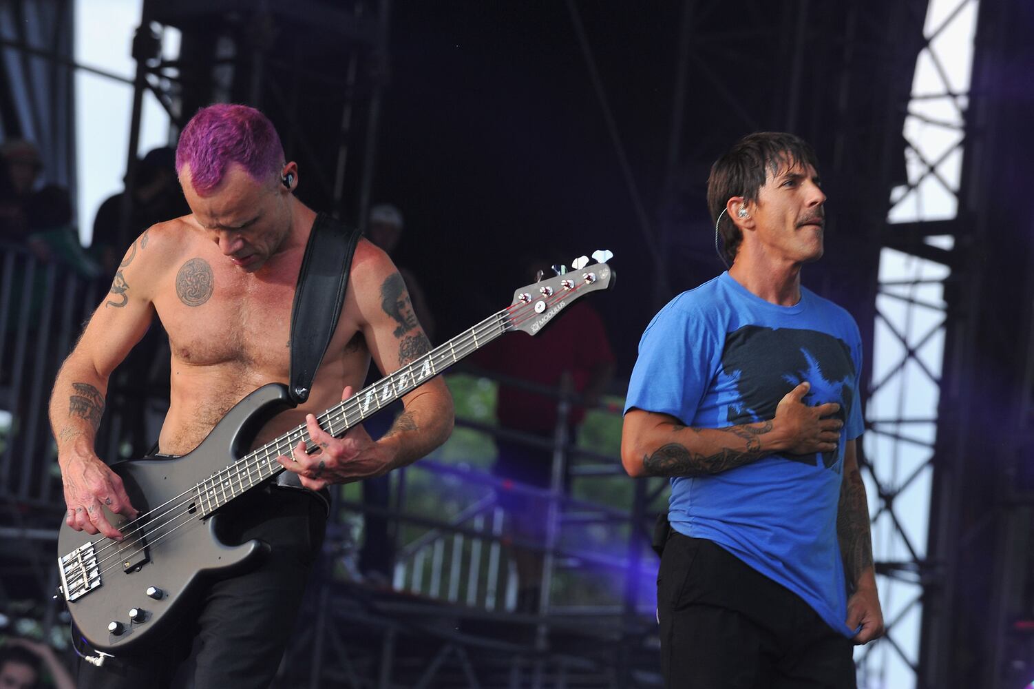 Red Hot Chili Peppers, Journey headline two-day show