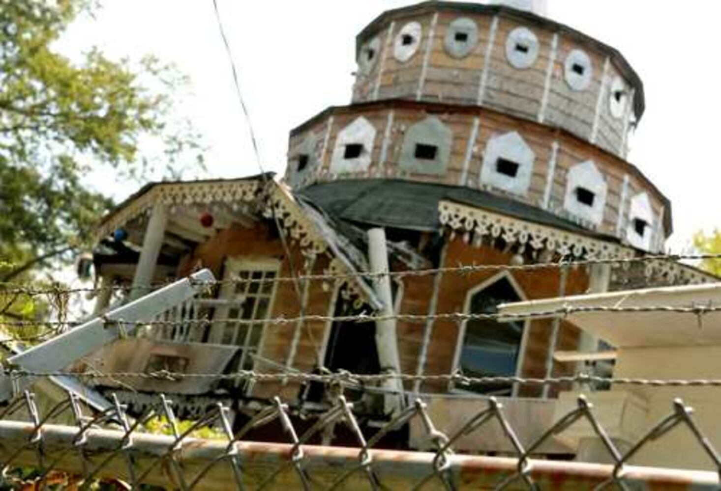 Howard Finster Vision House opens