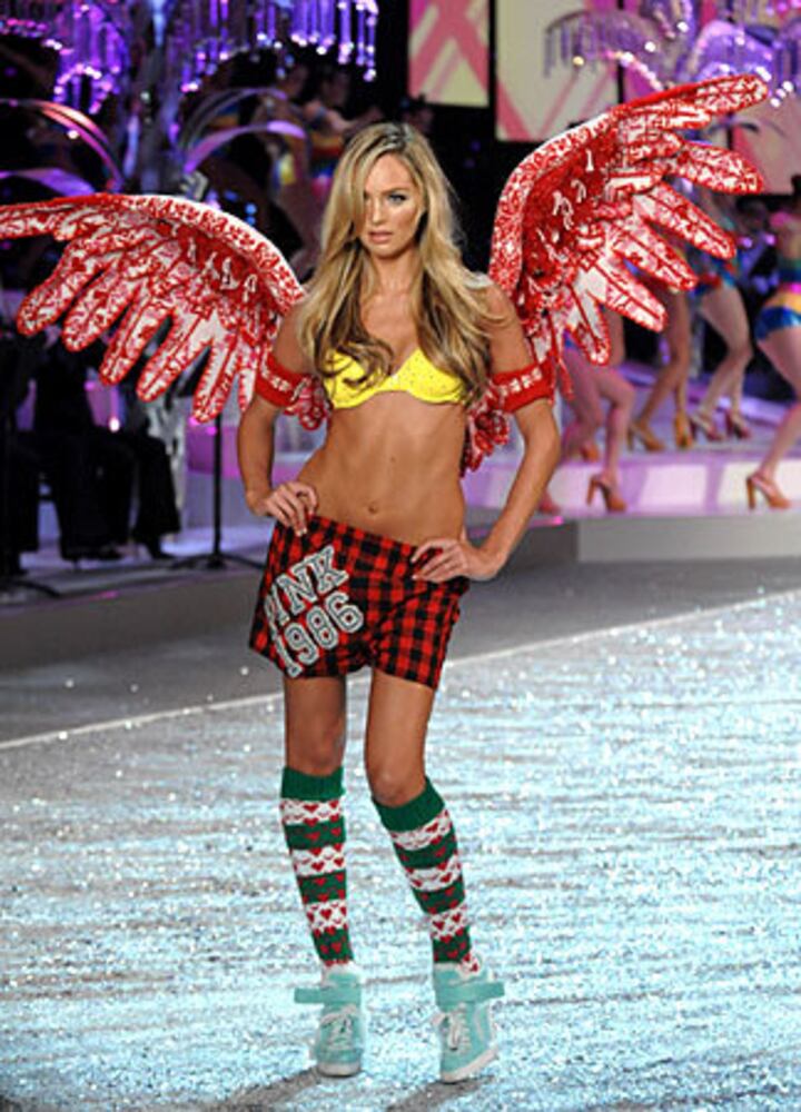 Star models show Victoria's Secret holiday lingerie