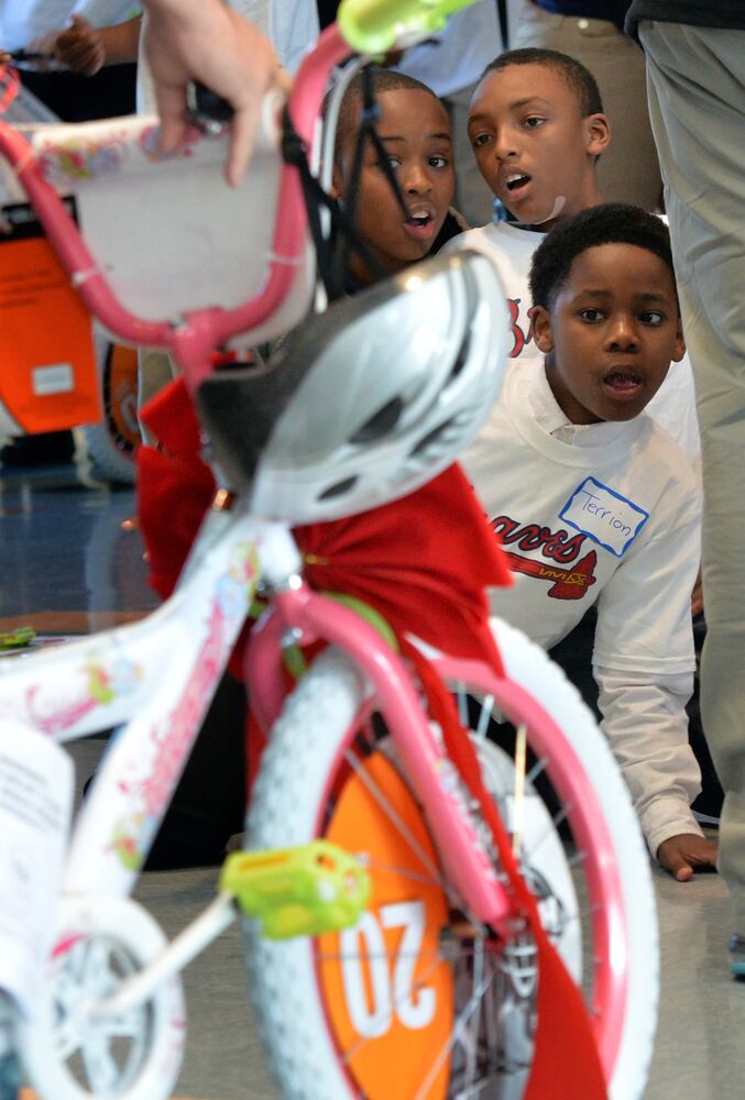 30 Atlanta fifth-graders rewarded with bicycles