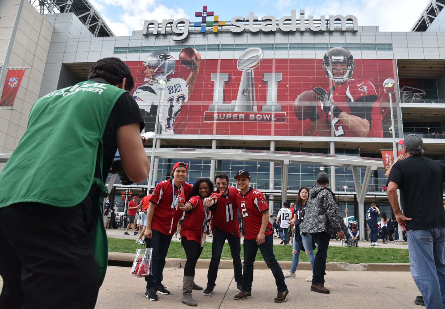 Falcons fans party in Houston on Super Bowl Sunday