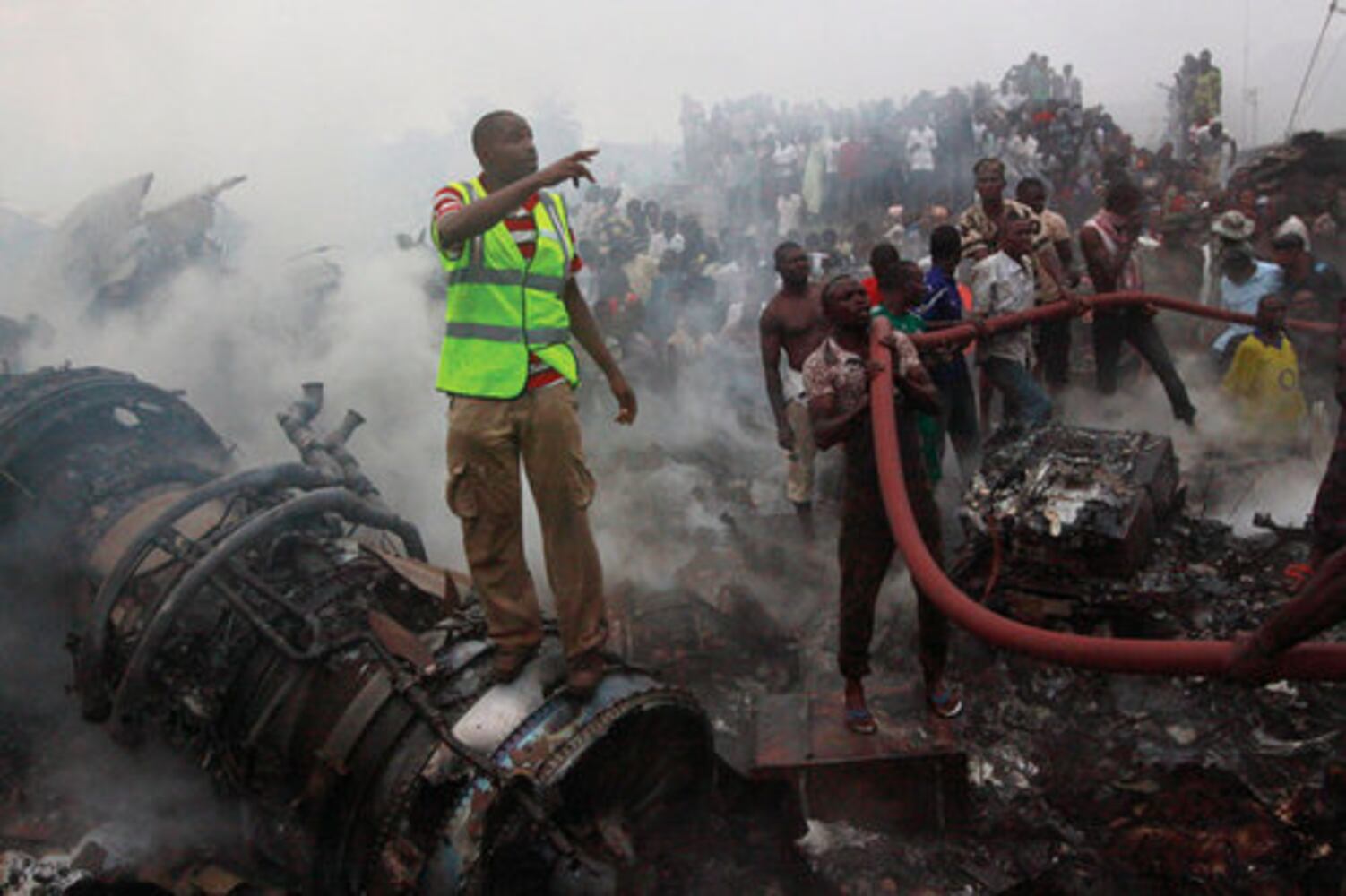 More than 150 killed in Nigeria plane crash