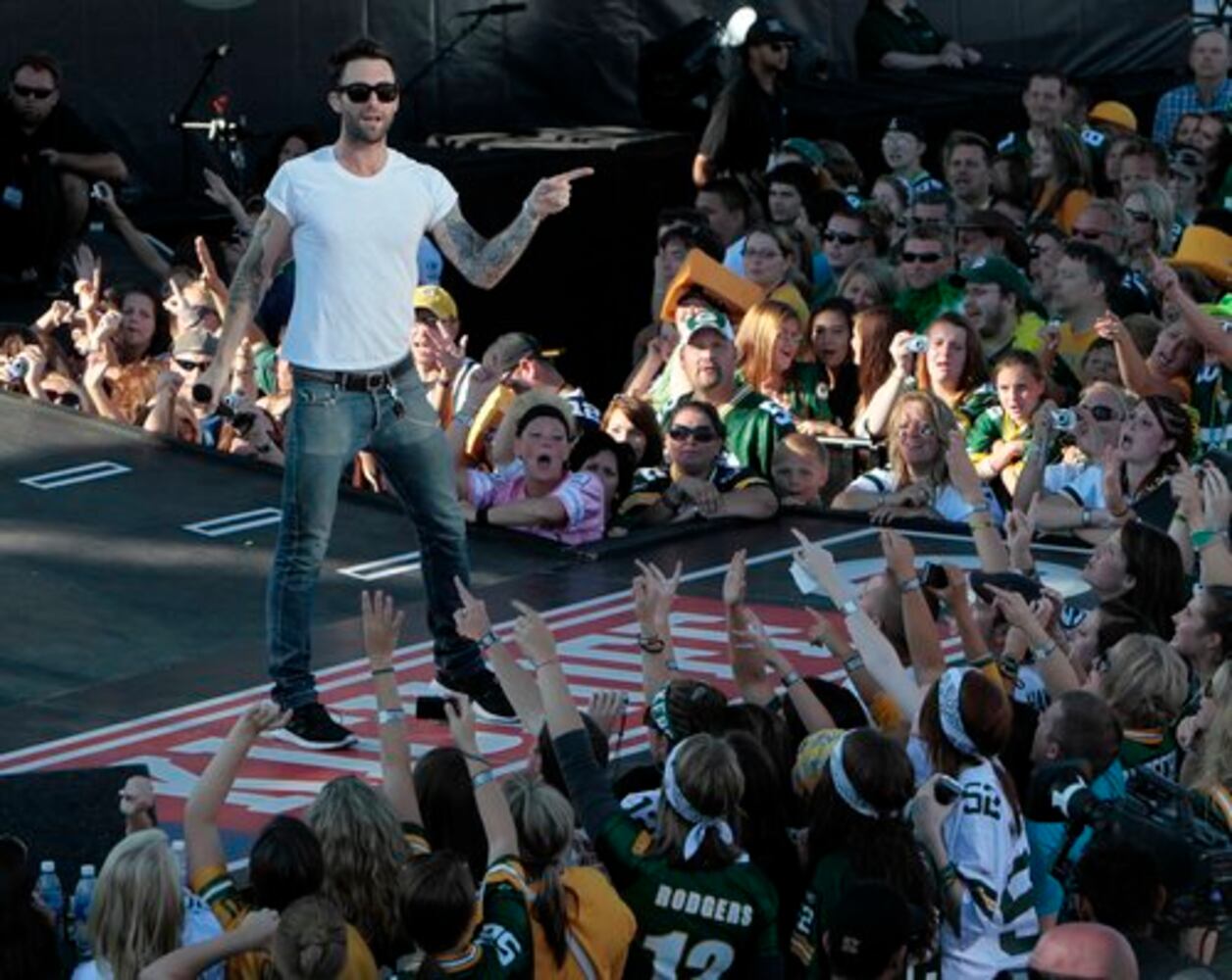 NFL crowds rock out to Maroon 5, Kid Rock and Lady Antebellum