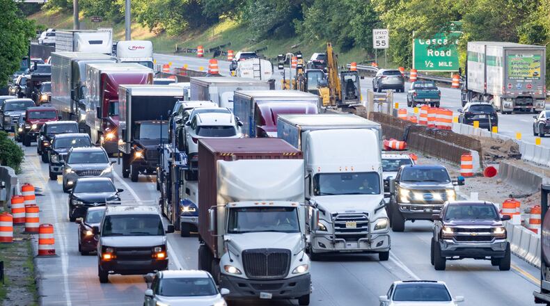 Full lane closures are planned on I-285 for the next two weekends. It’s part of a larger effort to repave and rebuilt about 15 miles of the westside interstate corridor. (Ben Hendren for the AJC)