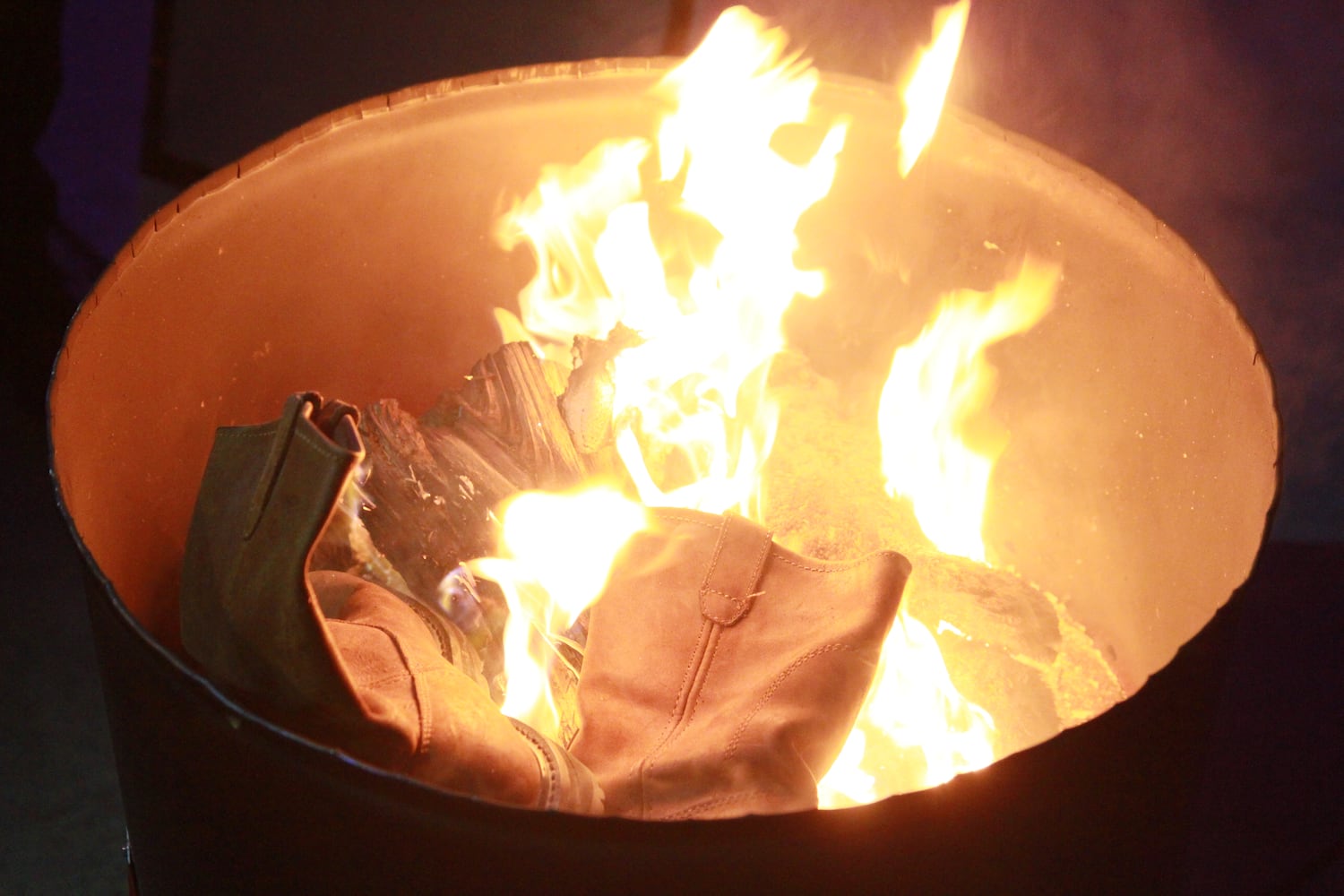 Exes to ashes on Valentine's Day at Wild Bill's