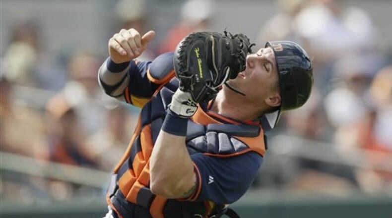 While Tyler Heineman tries to catch on with a major league club, he keeps his teammates amused with his array of card tricks.
