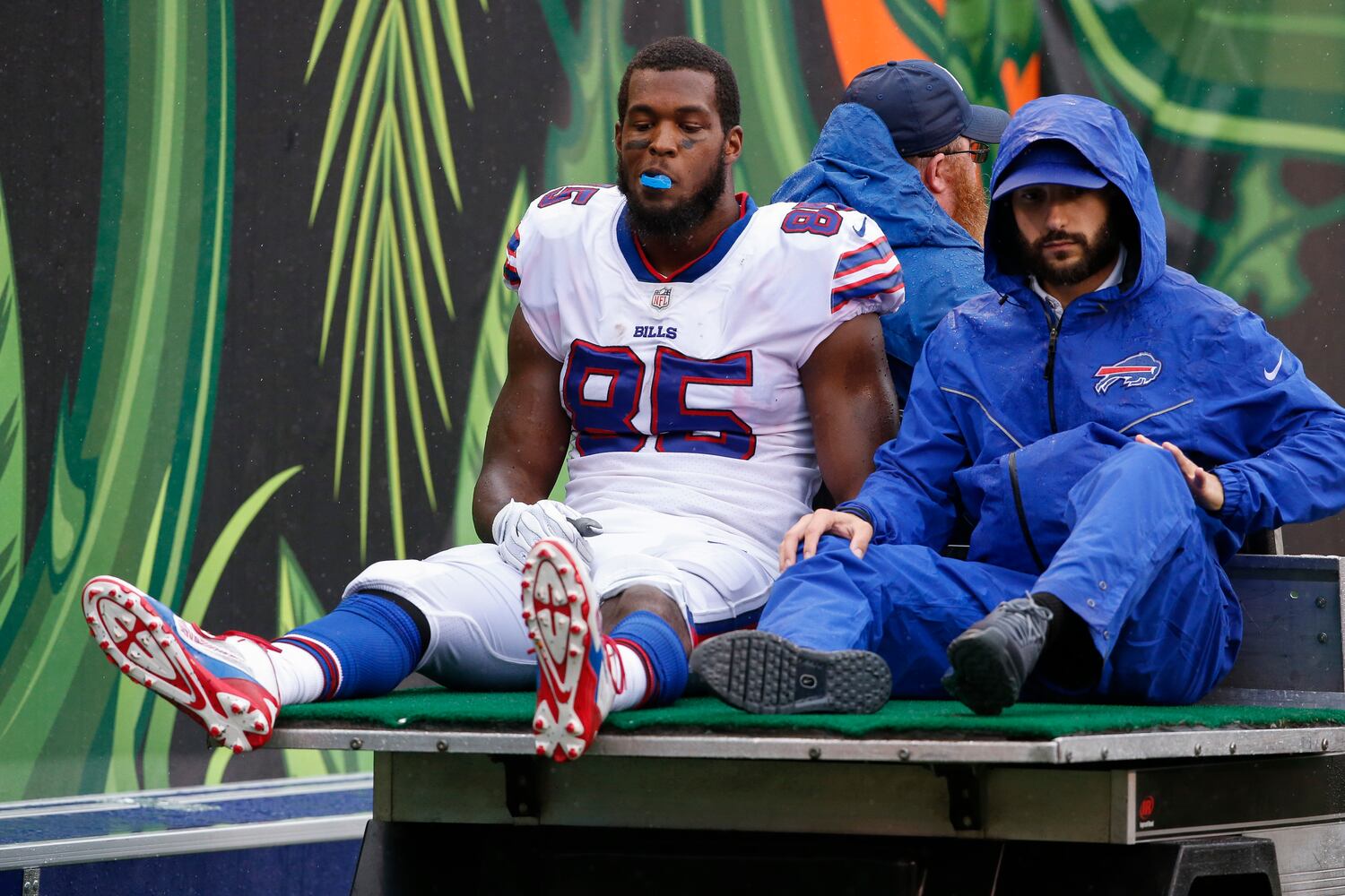 Photos: Ex-UGA player among NFLers with major injuries Sunday