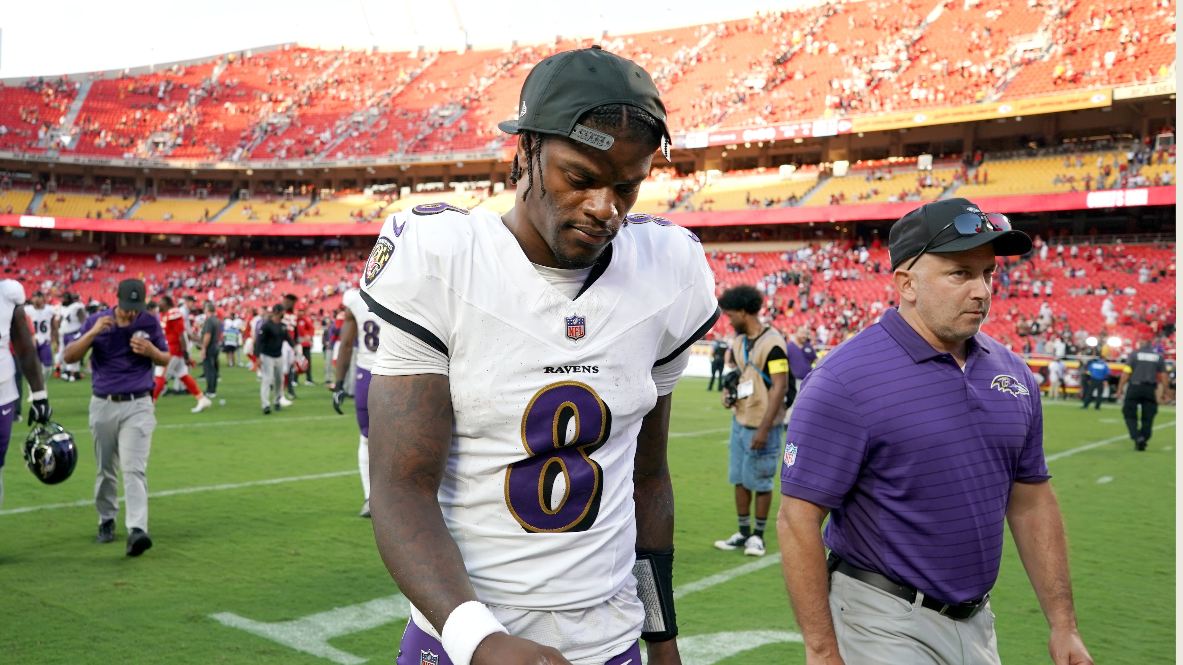 Baltimore Ravens quarterback Lamar Jackson heads off the field following an NFL football game against the Kansas City Chiefs Sunday, Sept. 28, 2025, in Kansas City, Mo. (AP Photo/Ed Zurga)