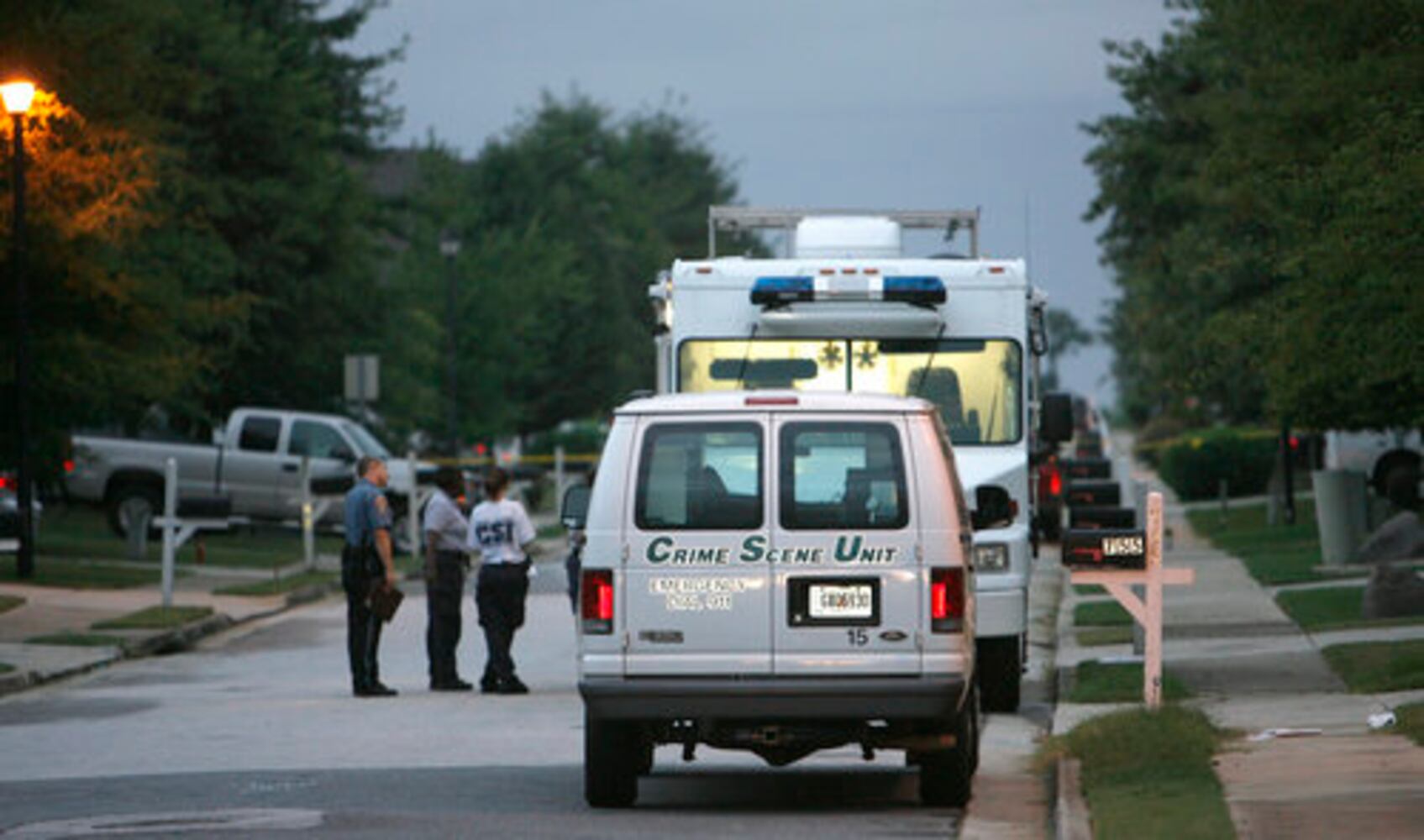 Shootings kill 4, injures child