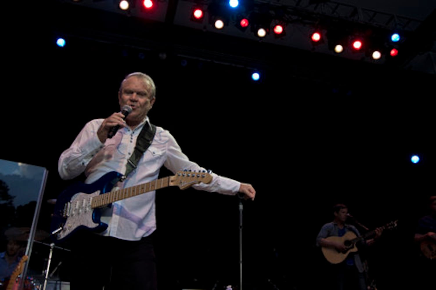Kenny Rogers, Glen Campbell play Chastain