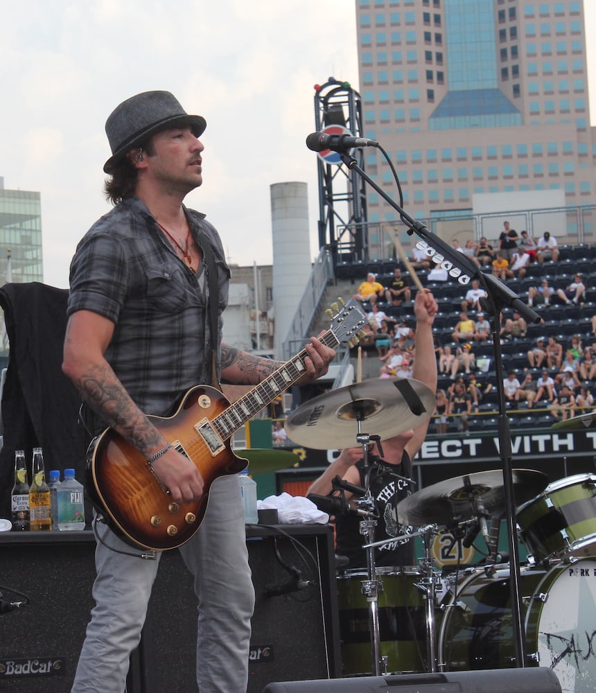 Daughtry rocks PNC Park after Pirates win