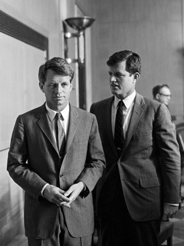 Sen. Edward M. Kennedy dies at 77