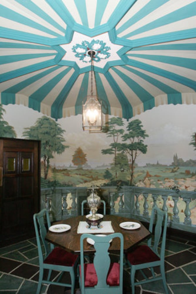 Holiday House allows peek into Glenridge Hall
