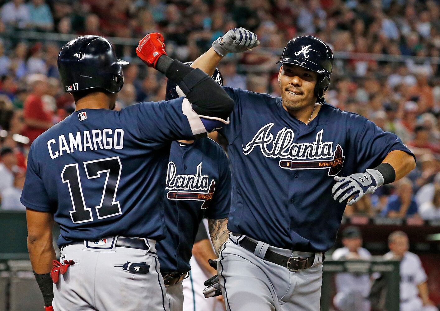 Photos: Suzuki carries Braves to win over Diamondbacks