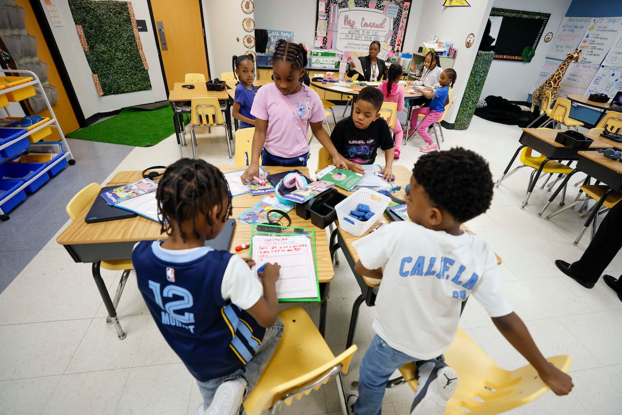 First-grade students at Cliftondale Elementary participated in a writing and reading class at Cliftondale Elementary, using the 95 Phonics Core Program on Wednesday, March 4, 2026. (Miguel Martinez/AJC)