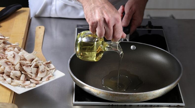 Add just enough fat to coat the bottom. (Abel Uribe/Chicago Tribune/TNS)