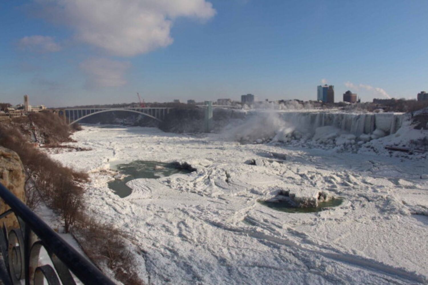 Niagara Falls Frozen