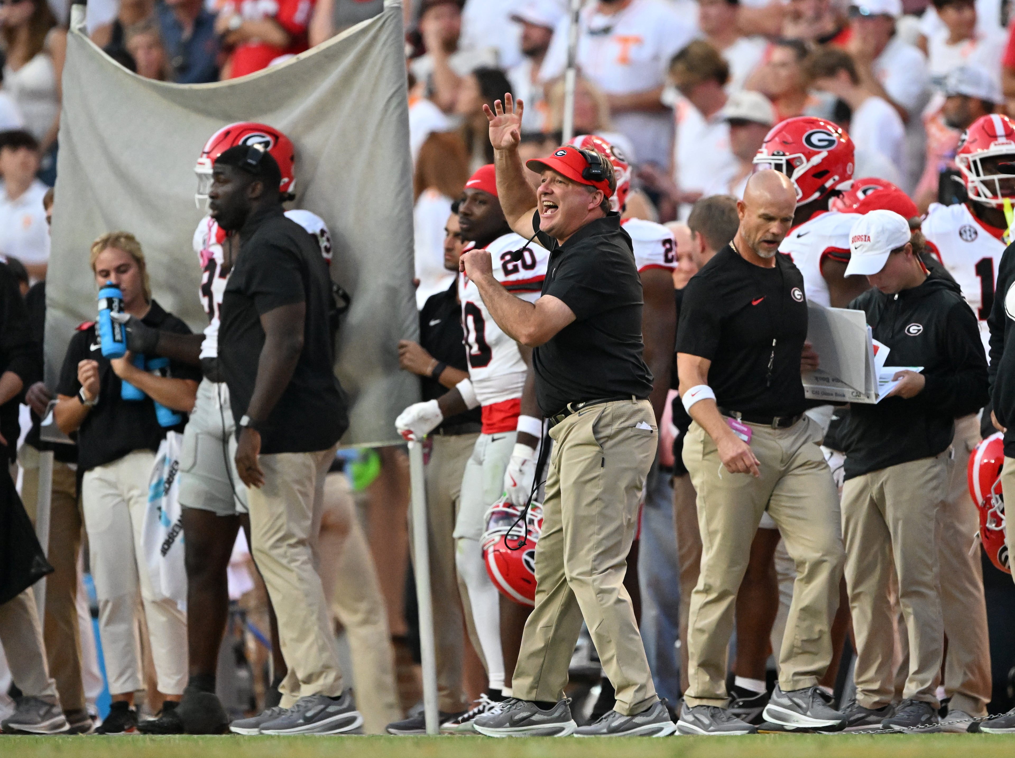 Georgia coach Kirby Smart reacts during the fourth quarter against Tennessee at Neyland Stadium on Saturday, Sept. 13, 2025, in Knoxville, Tenn. Georgia won 44-41 in overtime. (Hyosub Shin/AJC)