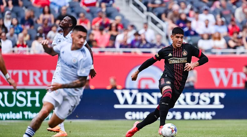 Atlanta United defender Alan Franco #6 dribbles the ball during the first half of the match against Chicago Fire FC at Soldier Field in Chicago, United States on Saturday July 30, 2022. (Photo by Dakota Williams/Atlanta United)