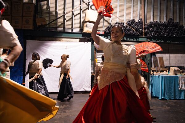 The Mix & Simmer pop-up includes cultural performances based on the country it's highlighting. At the Philippines event, dancers performed for the guests. (Courtesy of Olive Norman & Visage Temps)