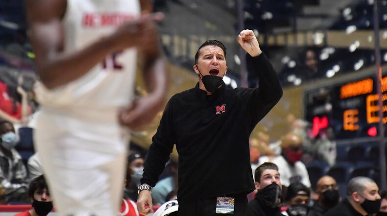 March 13, 2021 Macon - Milton's head coach Allen Whitehart shouts instructions during the 2021 GHSA State Basketball Class AAAAAAA Boys Championship game at the Macon Centreplex in Macon on Saturday, March 13, 2021 Milton won 52-47 over Berkmar. (Hyosub Shin / Hyosub.Shin@ajc.com)