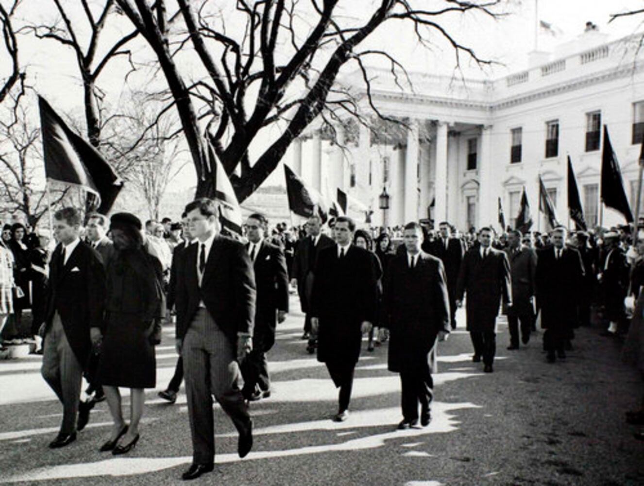 Sen. Edward M. Kennedy dies at 77