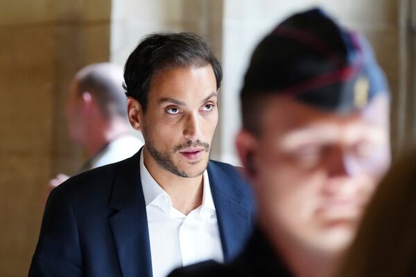 Defendant in the 2016 armed robbery of Kim Kardashian Gary Madar arrives at the palace of justice Monday, April 28, 2025 in Paris. (AP Photo/Aurelien Morissard)