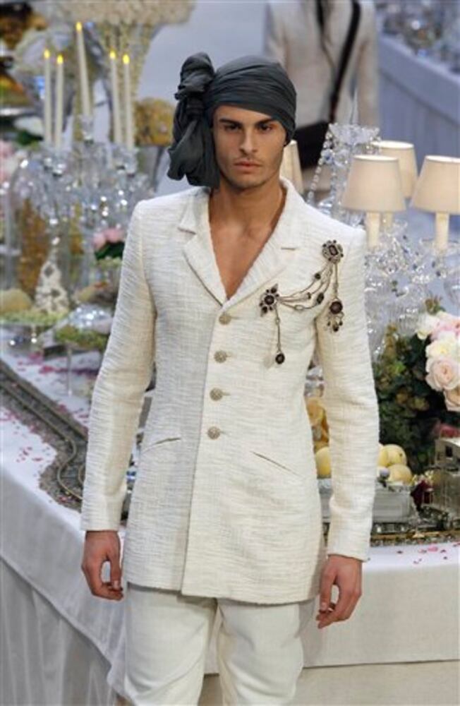 SLIDESHOW: Chanel unveils its winter fashion line