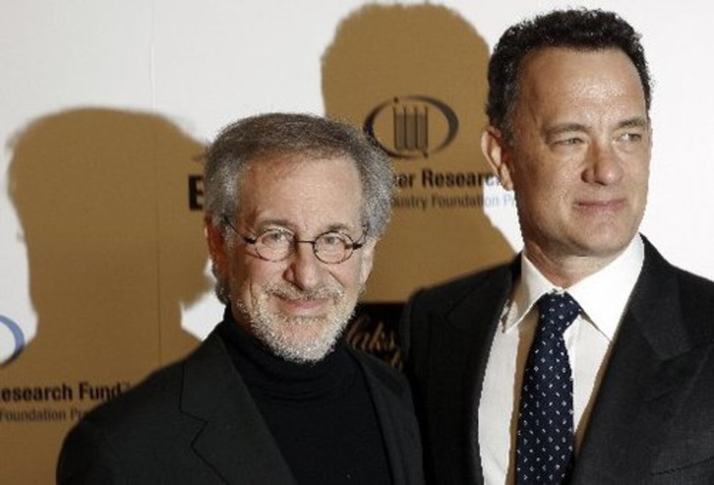 Cancer charity honors Paltrow, Courteney Cox