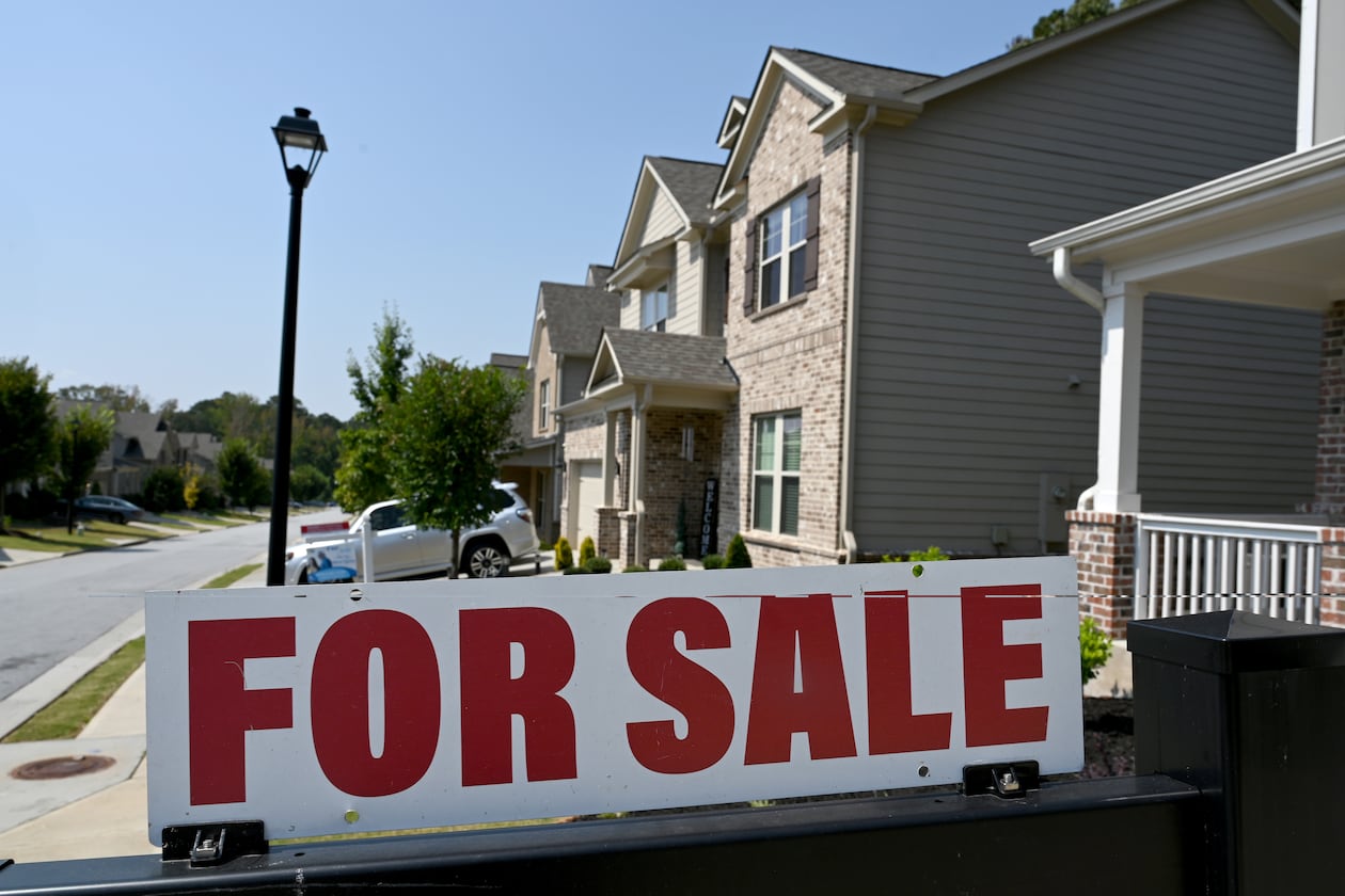 The median sales price in metro Atlanta was $390,000 in October, down more than 2% from the same month a year ago. (Hyosub Shin/AJC)