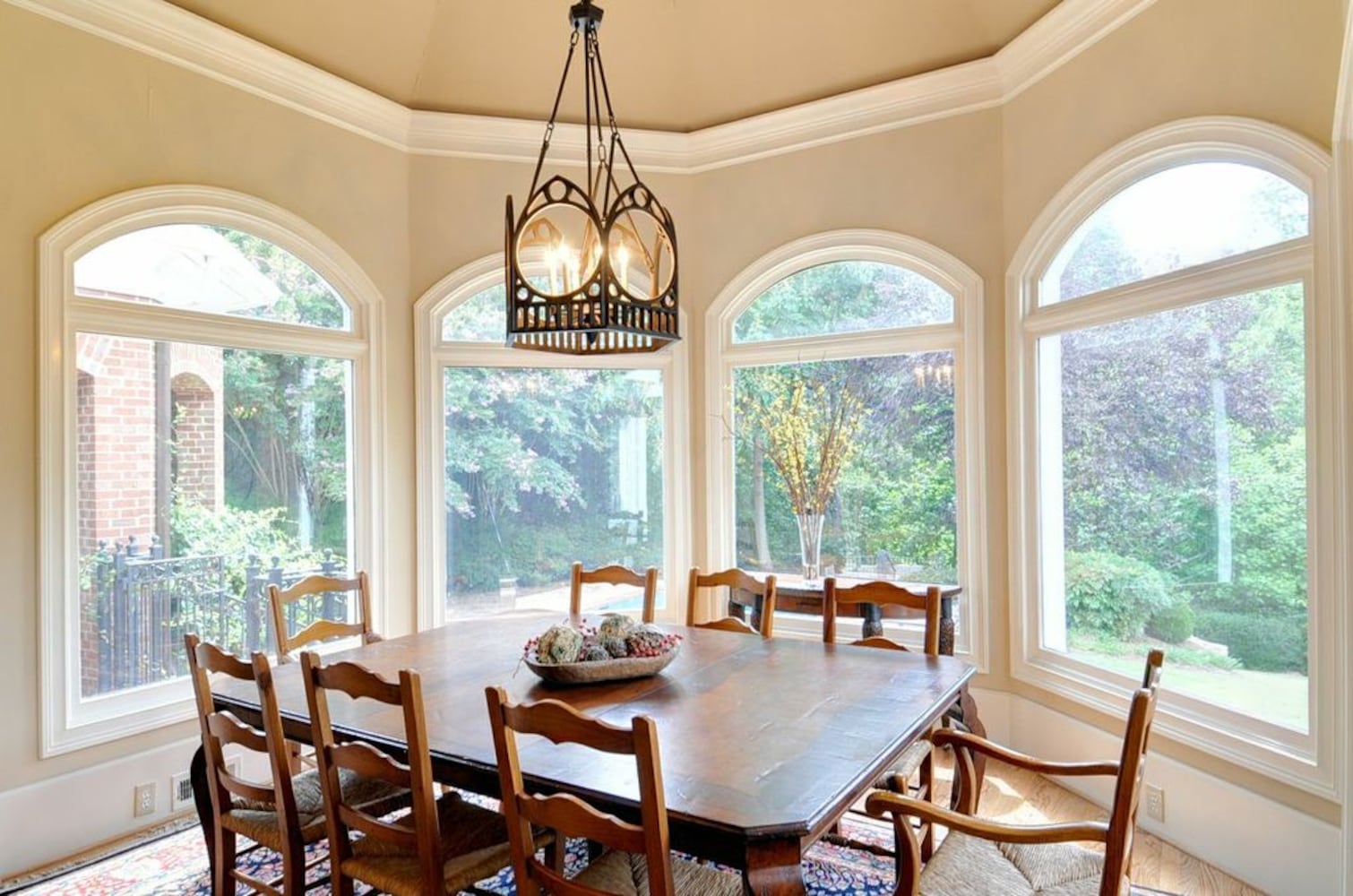 Former Braves pitcher is selling Alpharetta estate