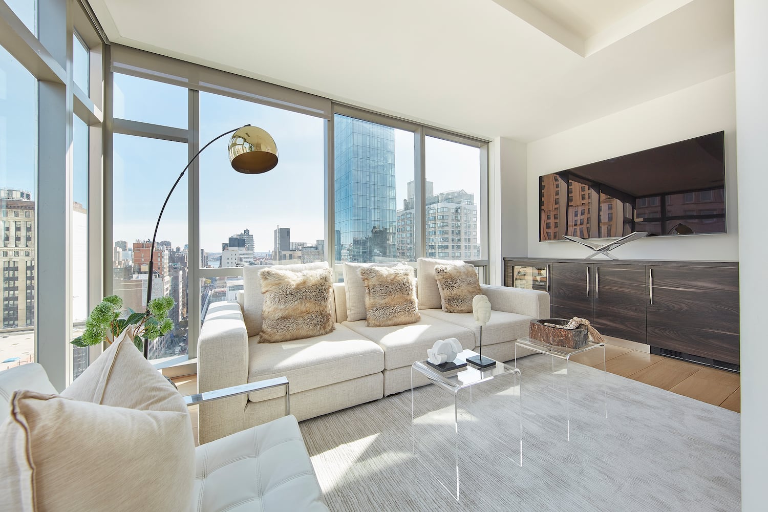 ATHOME-INTERIORS-WINTER-WHITES-1-MCT