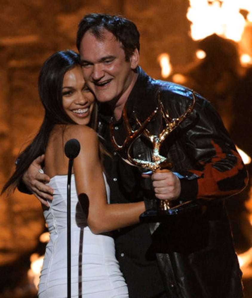 Halle Berry upstages boys at Guys Choice Awards