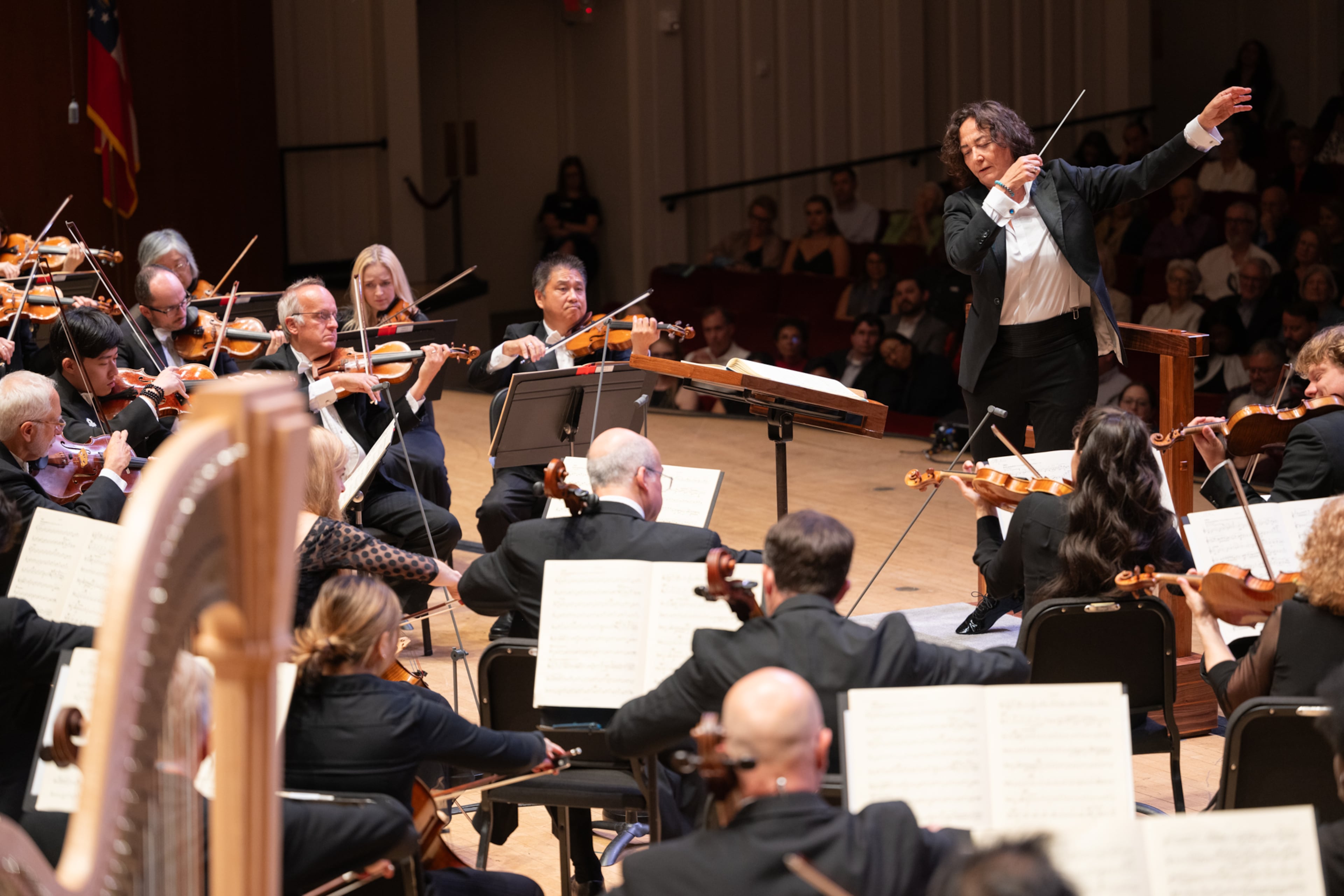 Nathalie Stutzmann conducts during the Atlanta Symphony Orchestra's 2024 season-opening concert. (Courtesy of Rand Lines)