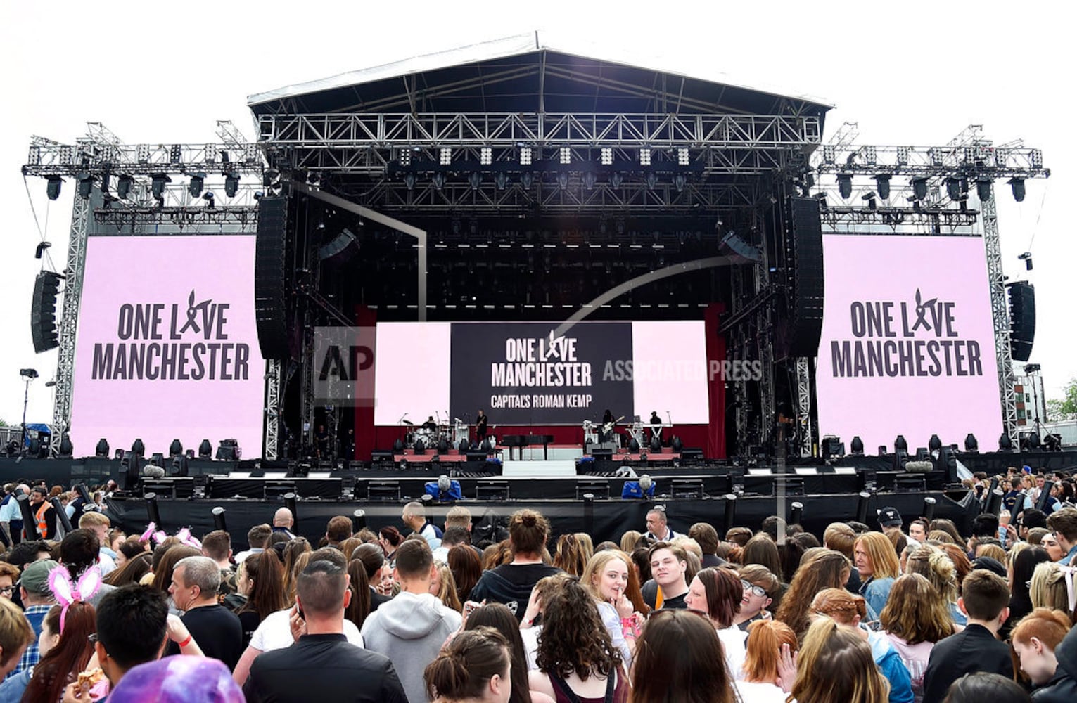 Manchester Benefit Concert Crowds