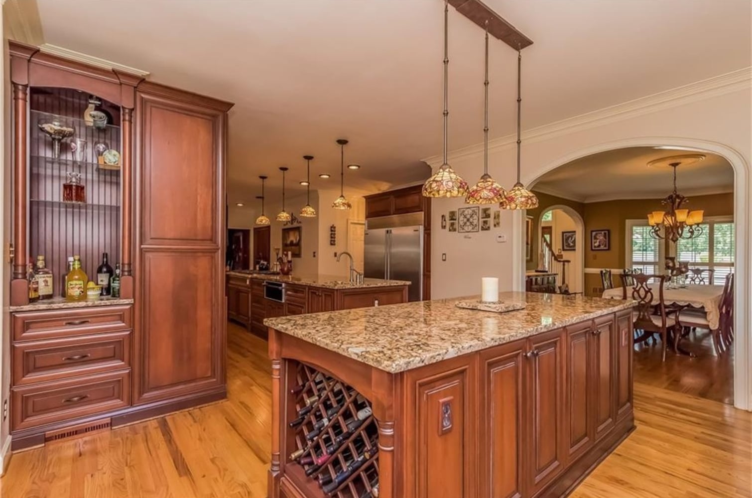 370 Arroyo Dr, Roswell, GA 30075