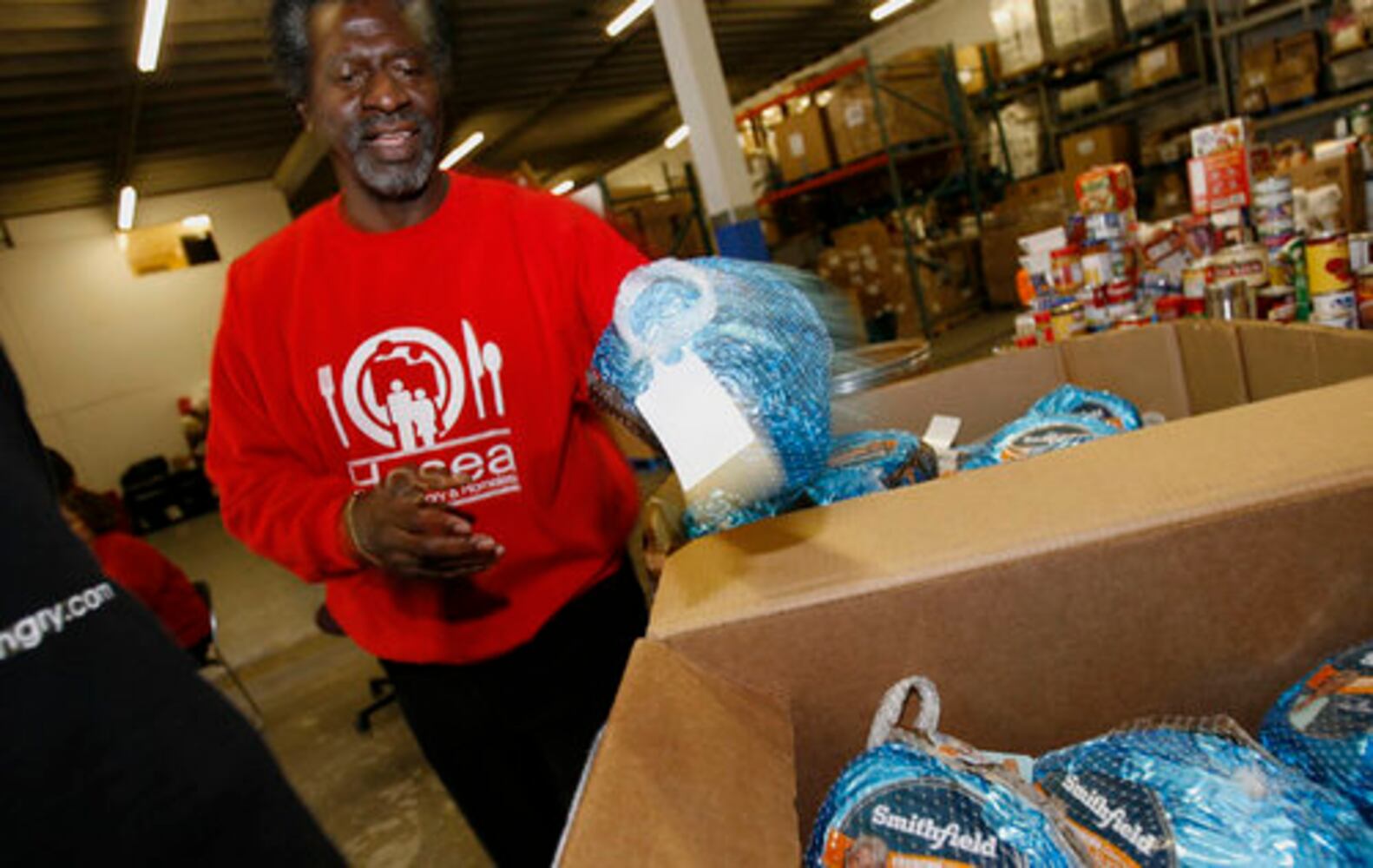 Paula Deen donates hams for homeless
