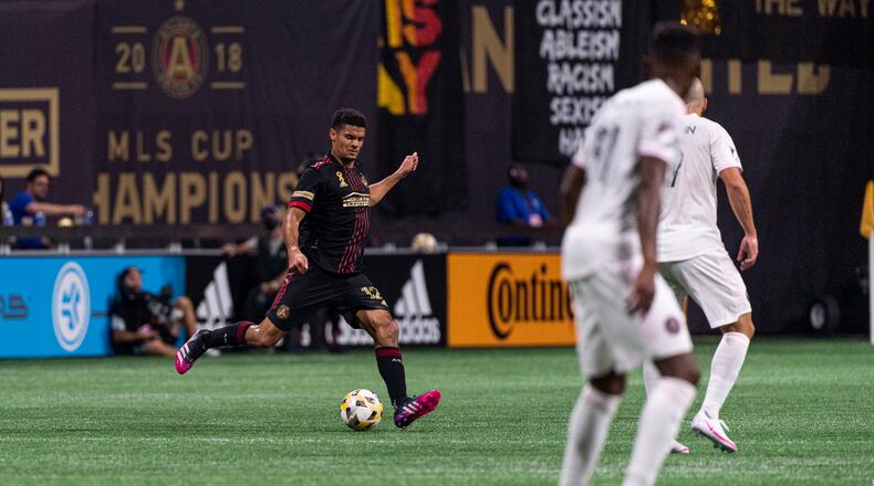Atlanta United defender Miles Robinson (12) passes the ball during the match against Inter Miami Wednesday, Sept. 29, 2021, at Mercedes-Benz Stadium in Atlanta. (Dakota Williams/Atlanta United)