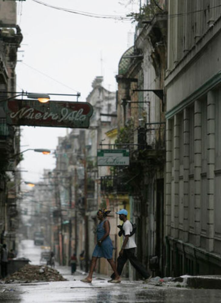 Hurricane Ike hits Cuba, Florida Keys